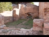 03624 ostia - regio i - insula iii - caseggiato del mitreo di menandro (i,iii,5) - via dei balconi - raum 7 - bli ri osten.jpg